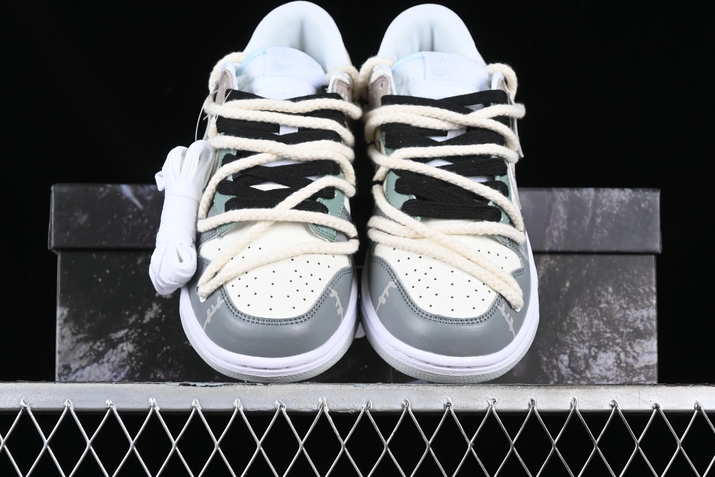 All Categories Nk SB Dunk Series Nk SB Dunk Low Low-top sneakers Customized large box Nk Dunk Low Panda Prank-Jungle Crossing Forest Fruit SB strap low-top casual sneakers DV0831-101